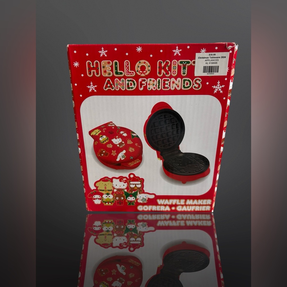 Hello Kitty and Friends Waffle Maker Uncanny Brands, For all Hello Kitty lovers